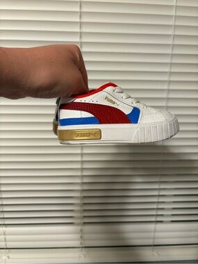 Puma Wonder Woman toddler sneakers size 5c